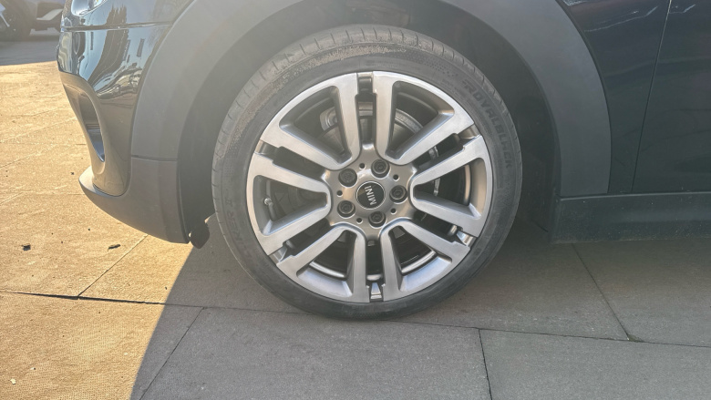 MINI Hatchback 1.5 Cooper Seven 3dr Auto Petrol Hatchback